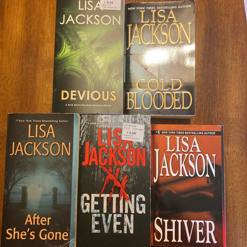 5 Lisa Jackson books